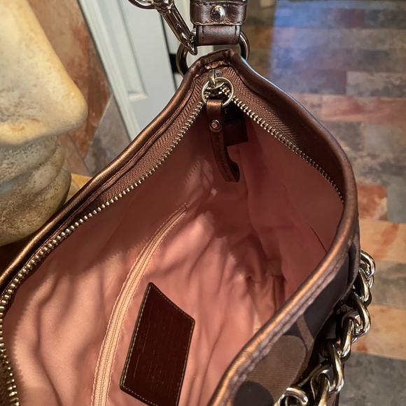 Coach - Picture 4 of 4